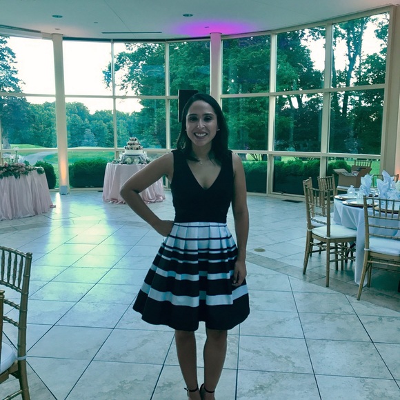 Meet your Posher, Amanda - Picture 4 of 4